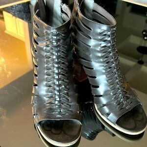 Indigo, army green, 7.5 block heel sandal